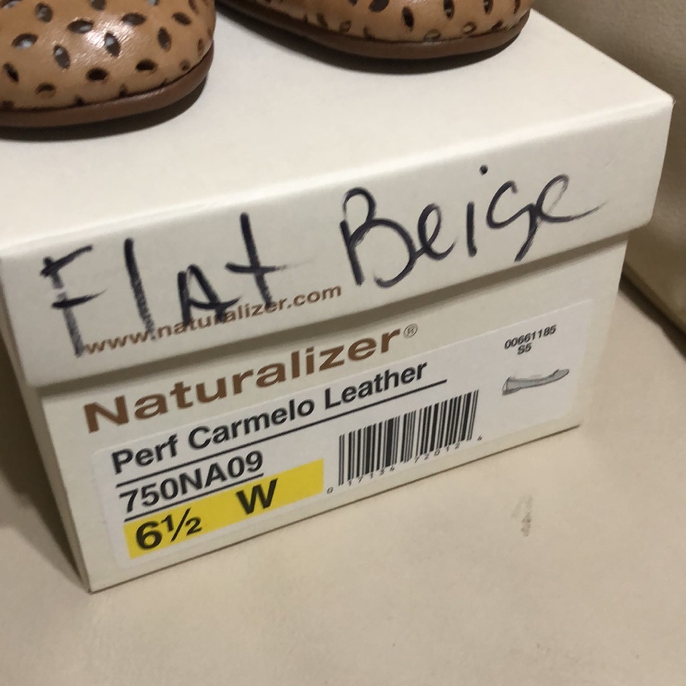 NIB Naturalizer Leather Lattice Flat - Picture 4 of 5